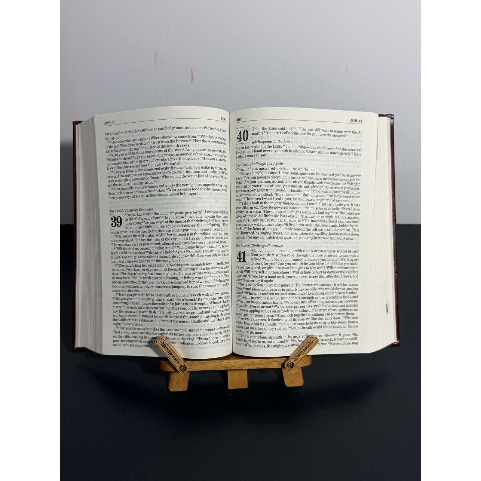 The Book Holy Bible New Living Translation NLT 1999 Tyndale House Red Hardcover