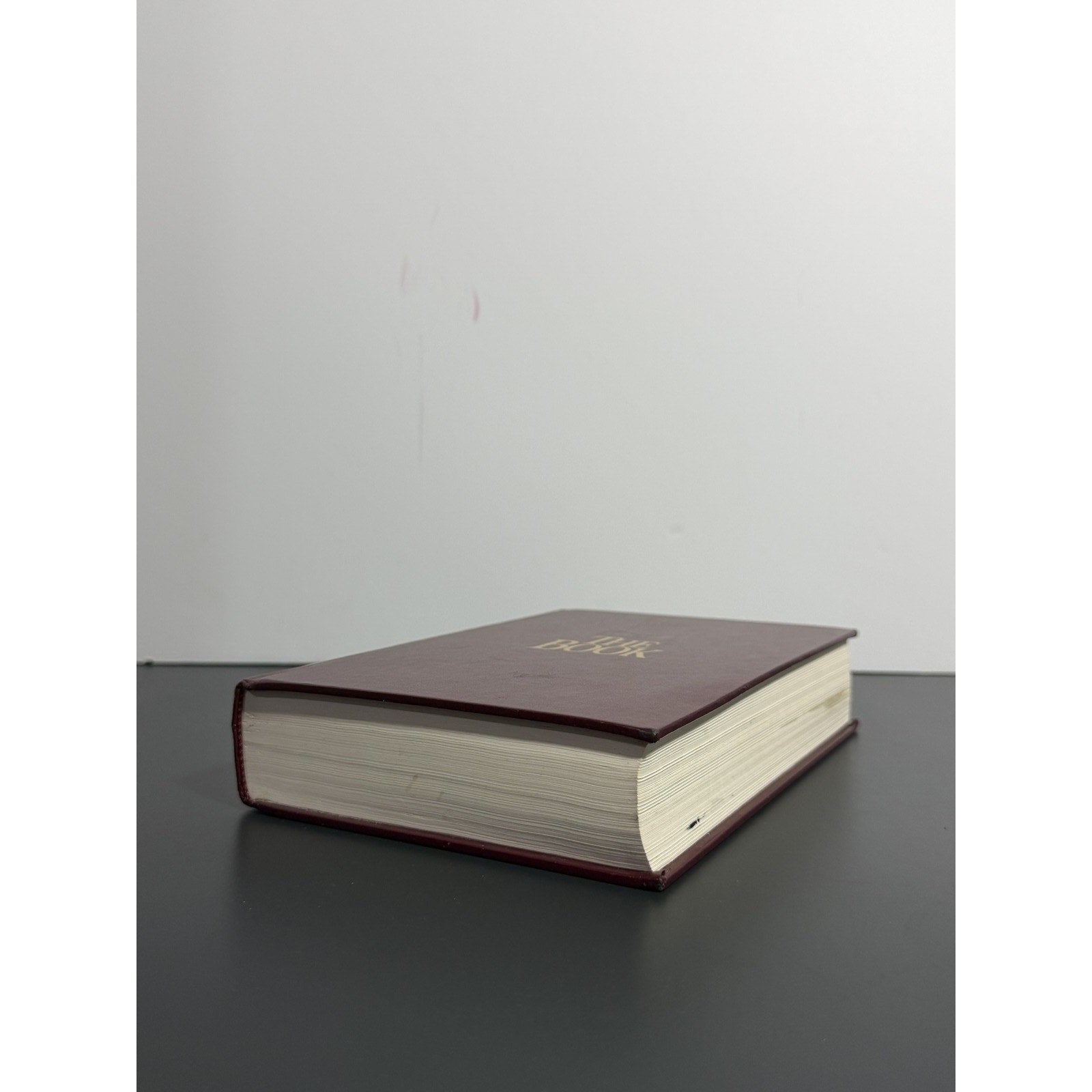 The Book Holy Bible New Living Translation NLT 1999 Tyndale House Red Hardcover